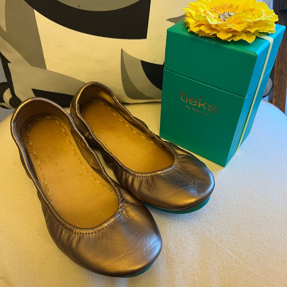 Tieks Metallic Bronze Leather Flats w Box & Flower
